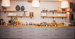 Tägliches kontinentales Frühstück gegen Gebühr
