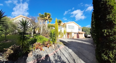 Fachada del alojamiento. Seascape Villa Bed & Breakfast