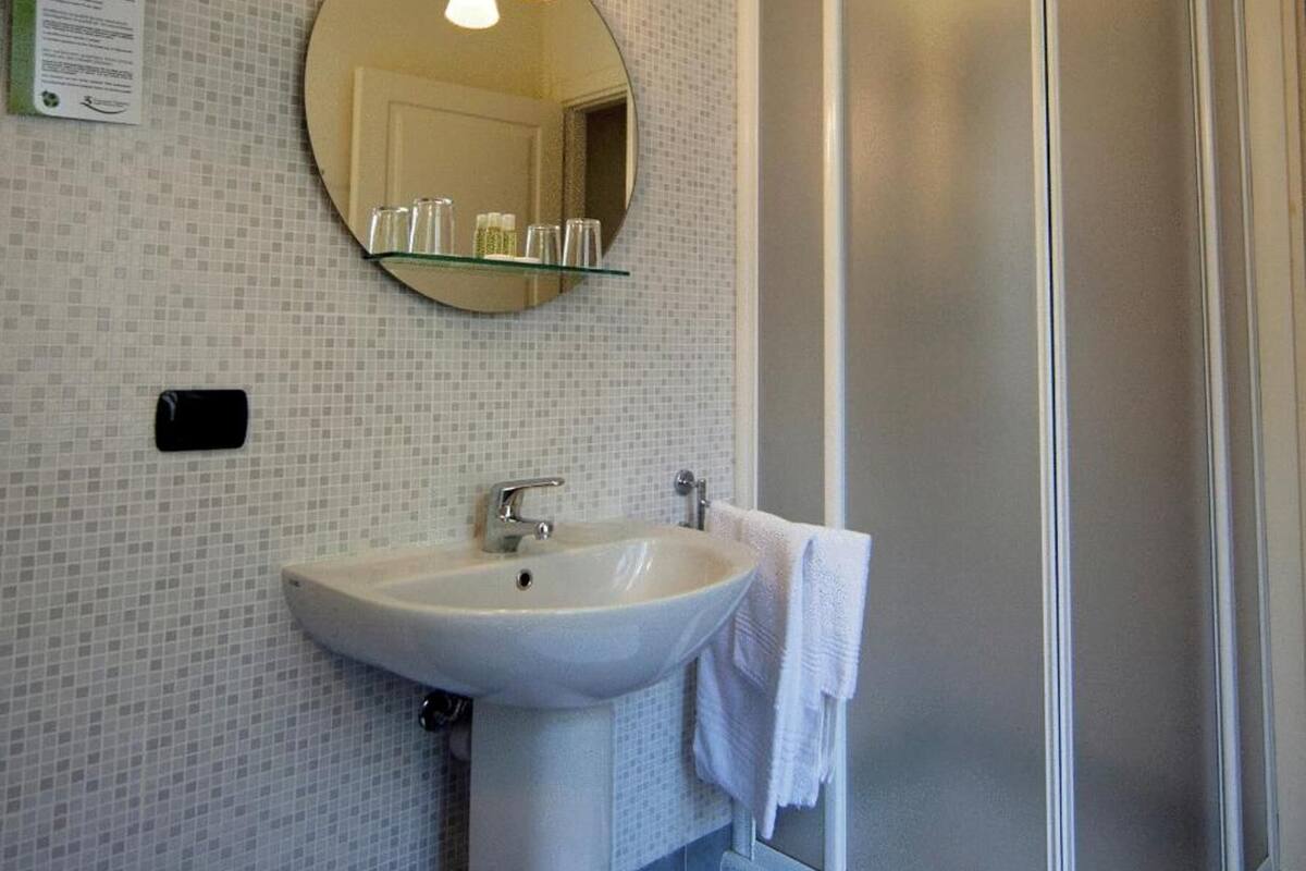 shower, free toiletries, hair dryer, bathrobes