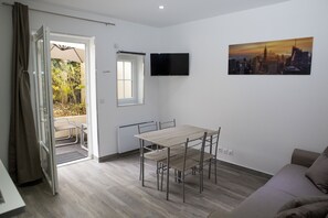 Familienapartment, 1 Schlafzimmer, Terrasse (4 persons) | Wohnbereich