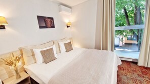 Suite | 办公桌、笔记本电脑工作区、隔音、熨斗/熨板