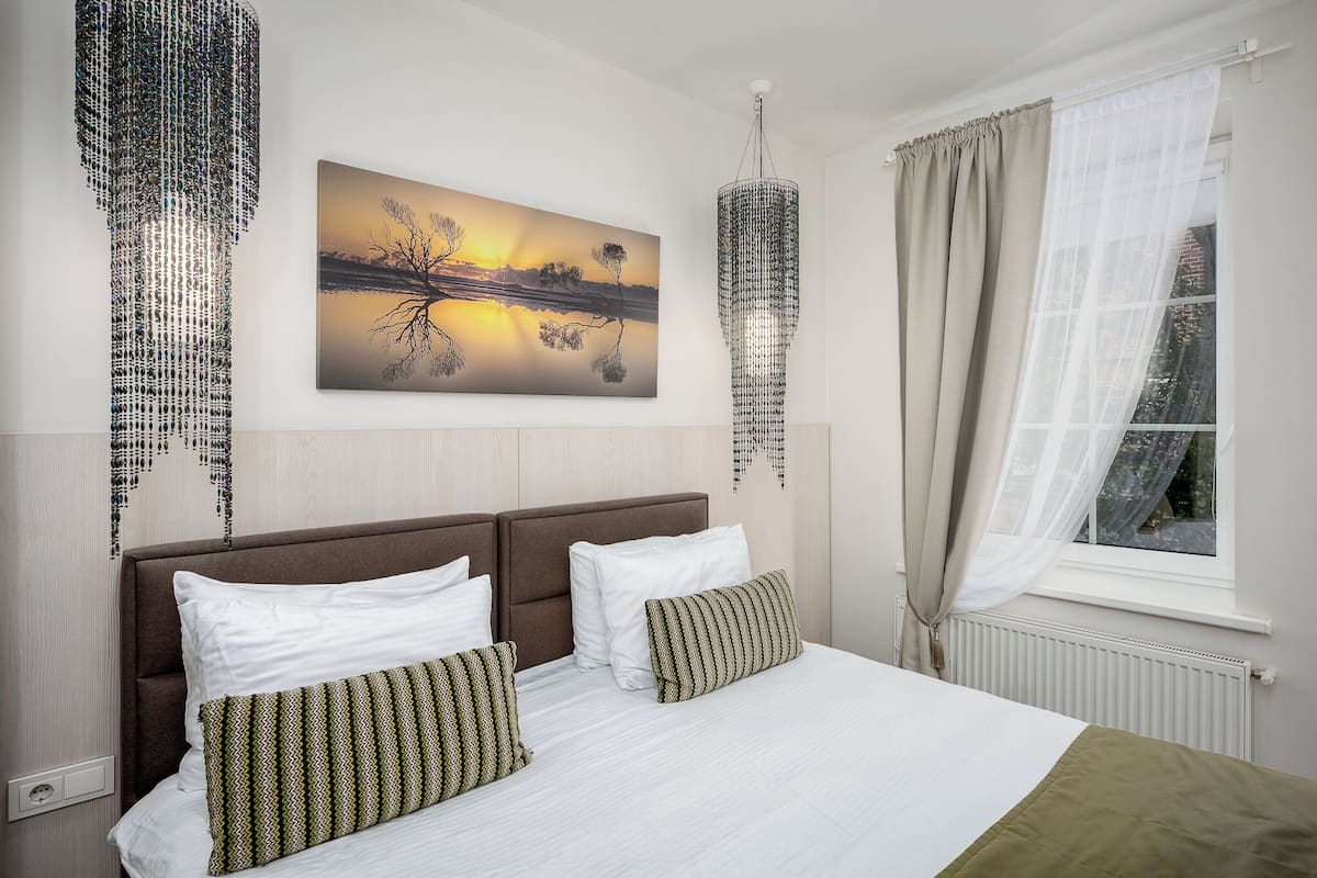 Deluxe-Studio | 1 Schlafzimmer, Schreibtisch, laptopgeeigneter Arbeitsplatz