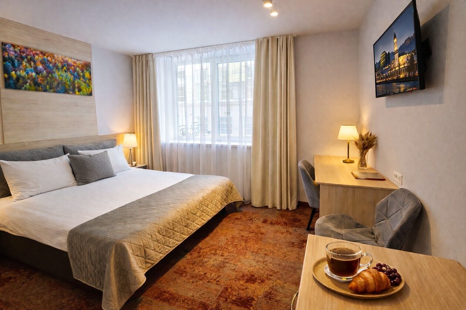 Escritorio y espacio para trabajar con laptop 