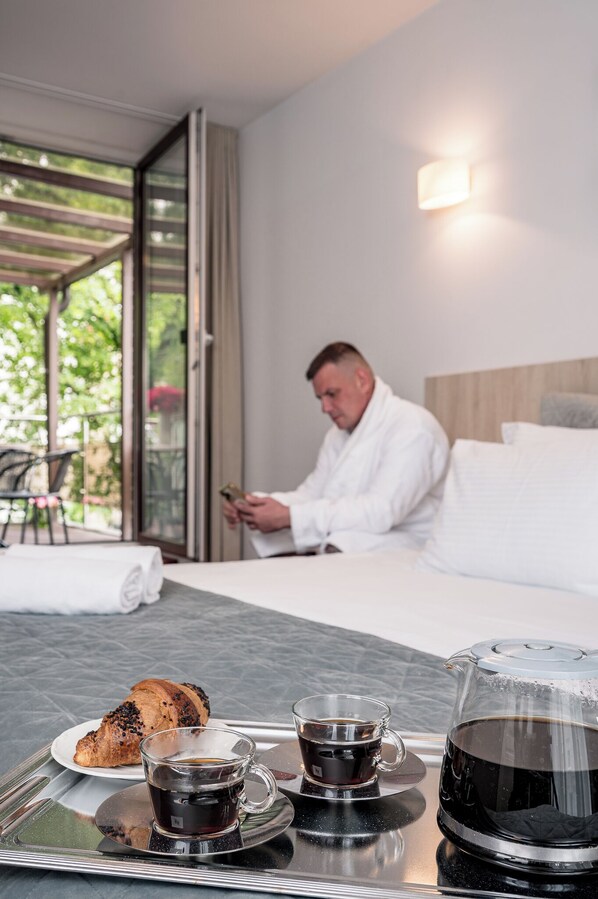 Luxury One-Bedroom Apartment with Balcony