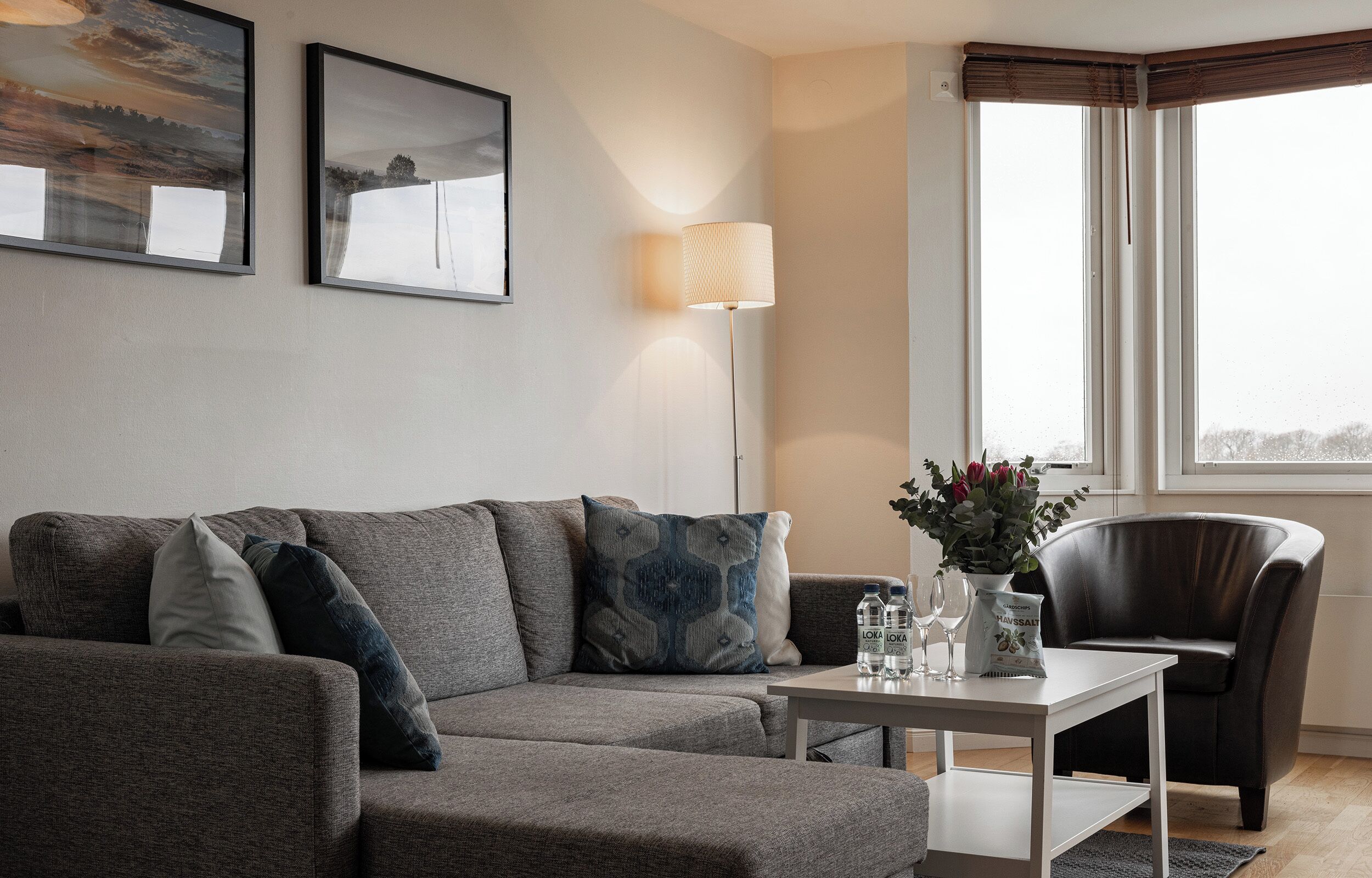 standard room | living area | flat-screen tv