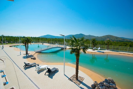 ์์ฆ๋ณ๋ก ์ด์๋๋ ์ผ์ธ ์์์ฅ, ์์์ฅ ํ๋ผ์, ์ผ๊ด์ ์์