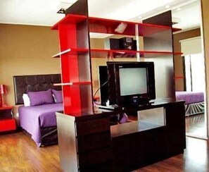 Deluxe Studio | Pillowtop beds, in-room safe, desk, iron/ironing board - Silver Soho Suites (Buenos Aires)