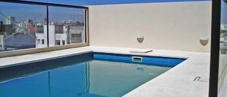 Außenpool, Liegestühle