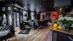 酒吧（店内）
