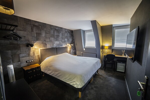 In-room safe, free cribs/infant beds, free WiFi - Citotel B Hotel (Béthune)