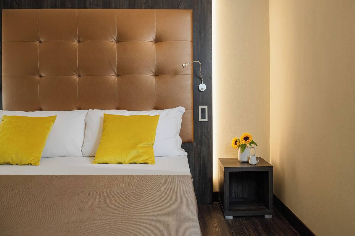 In-room safe, desk, free WiFi, bed sheets