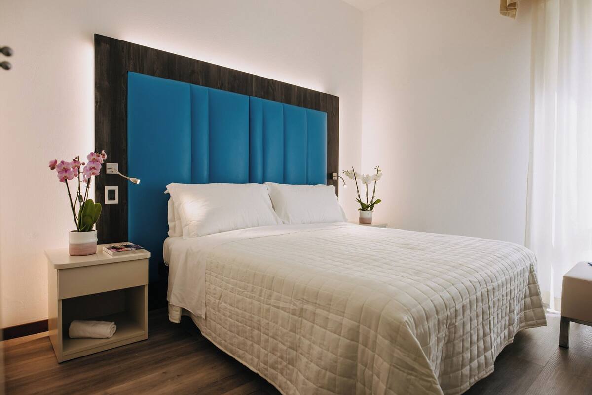 In-room safe, desk, free WiFi, bed sheets