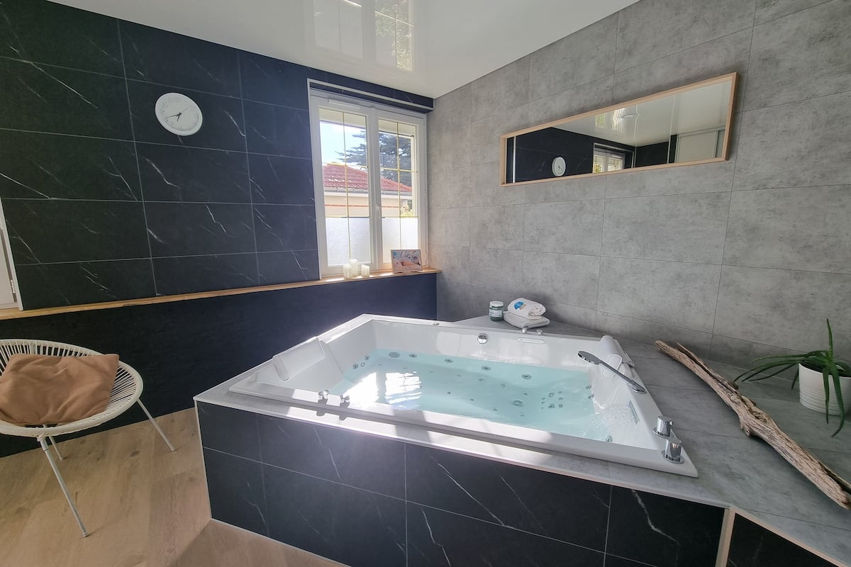 body treatments, hydrotherapy, hot stone massages, swedish massages