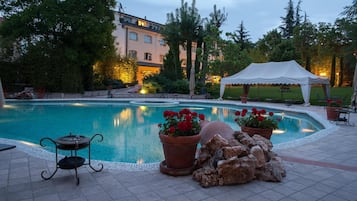 Outdoor pool, sun loungers