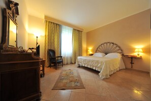 Apartment, 2 Bedrooms | Premium bedding, minibar, in-room safe, individually decorated