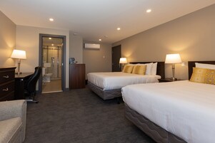 Caja de seguridad en la habitación y escritorio 