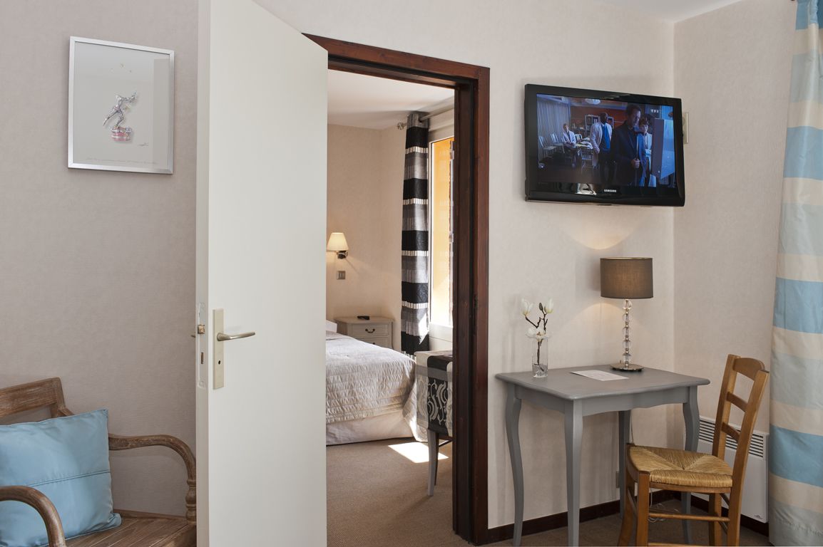 in-room business centre