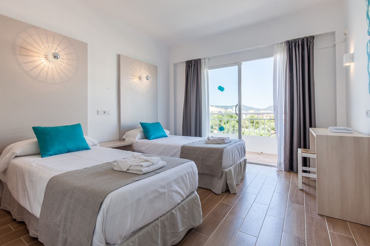 In-room safe, blackout drapes, free WiFi, bed sheets