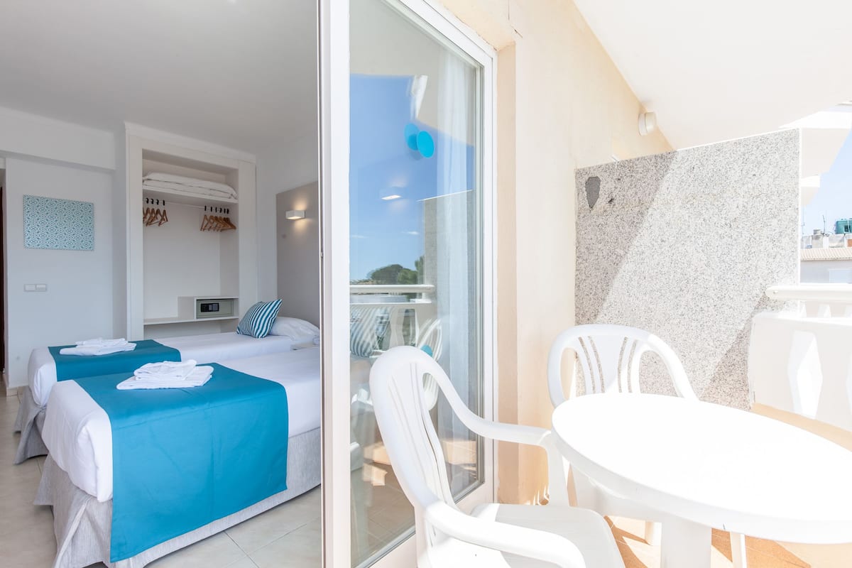 In-room safe, blackout drapes, free WiFi, bed sheets