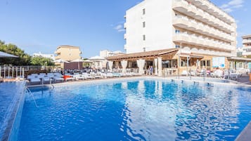 Outdoor pool, sun loungers