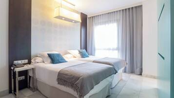 Down duvets, minibar, desk, laptop workspace