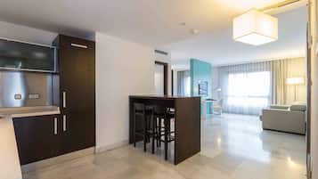 Family Room, 2 Bedrooms | 1 bedroom, down duvets, minibar, desk