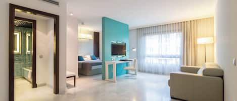 Family Apartment, 2 Bedrooms | 1 bedroom, down comforters, minibar, desk