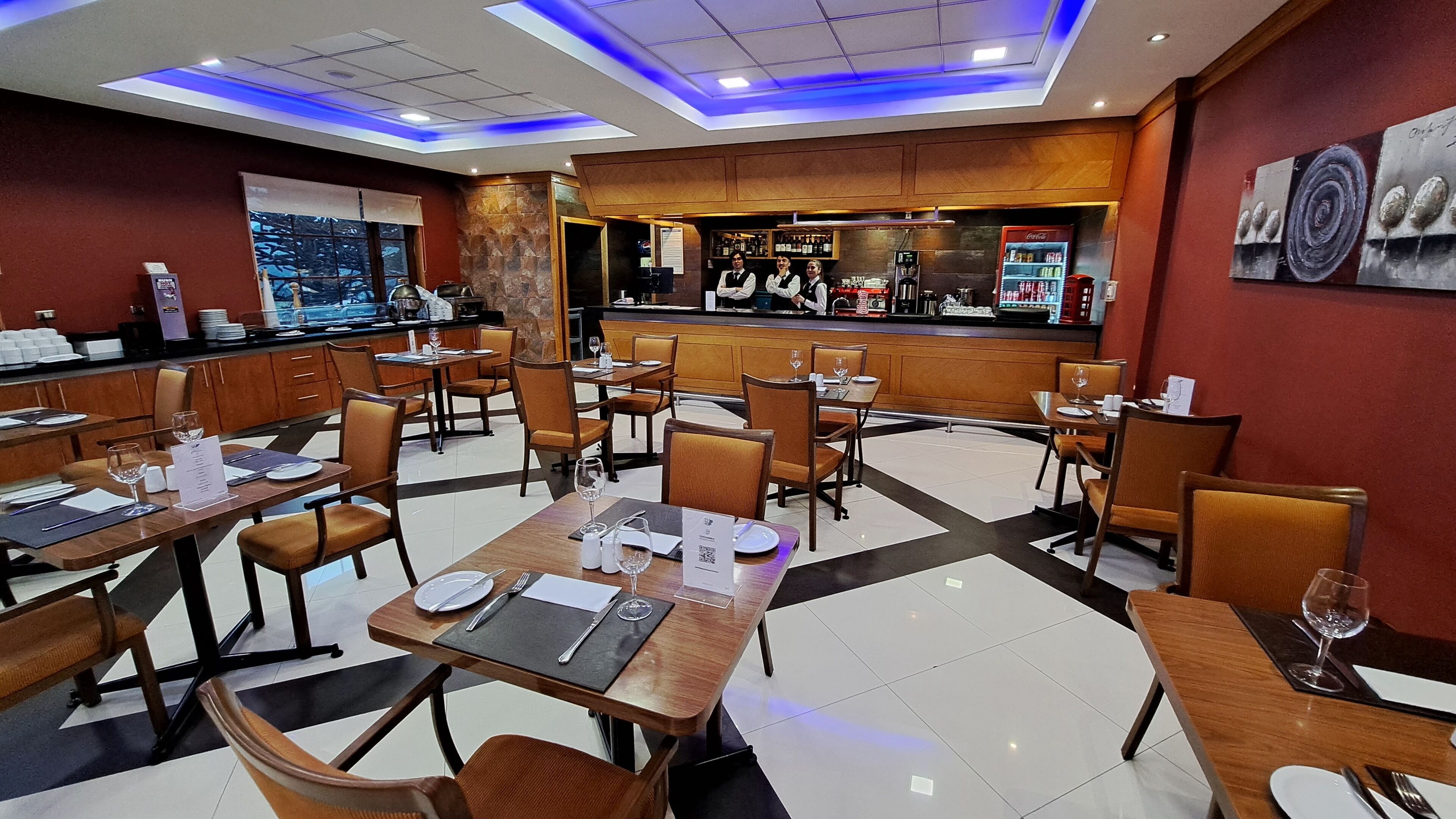 breakfast, lunch and dinner served