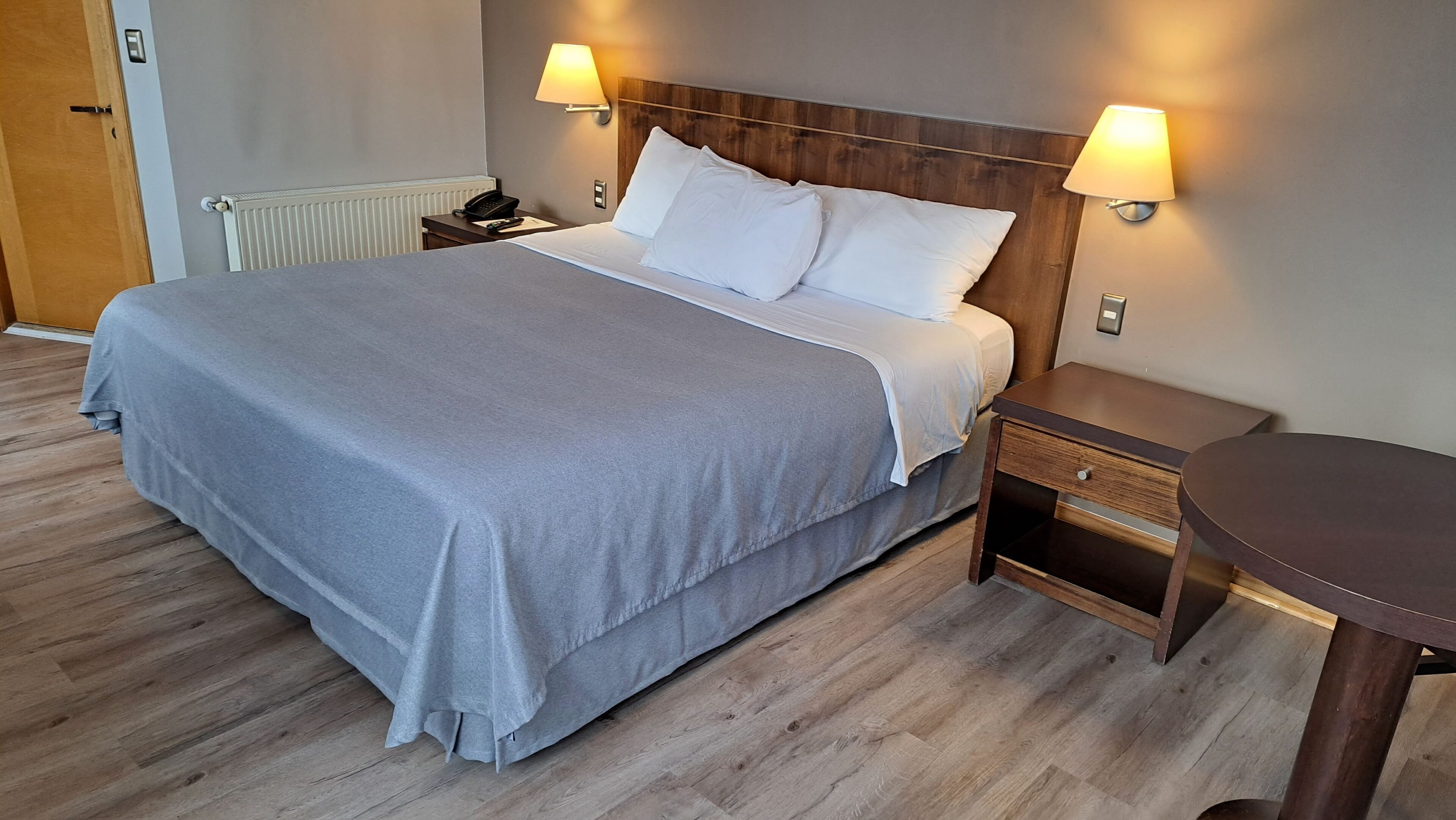 single room | 1 bedroom, premium bedding, minibar, in-room safe