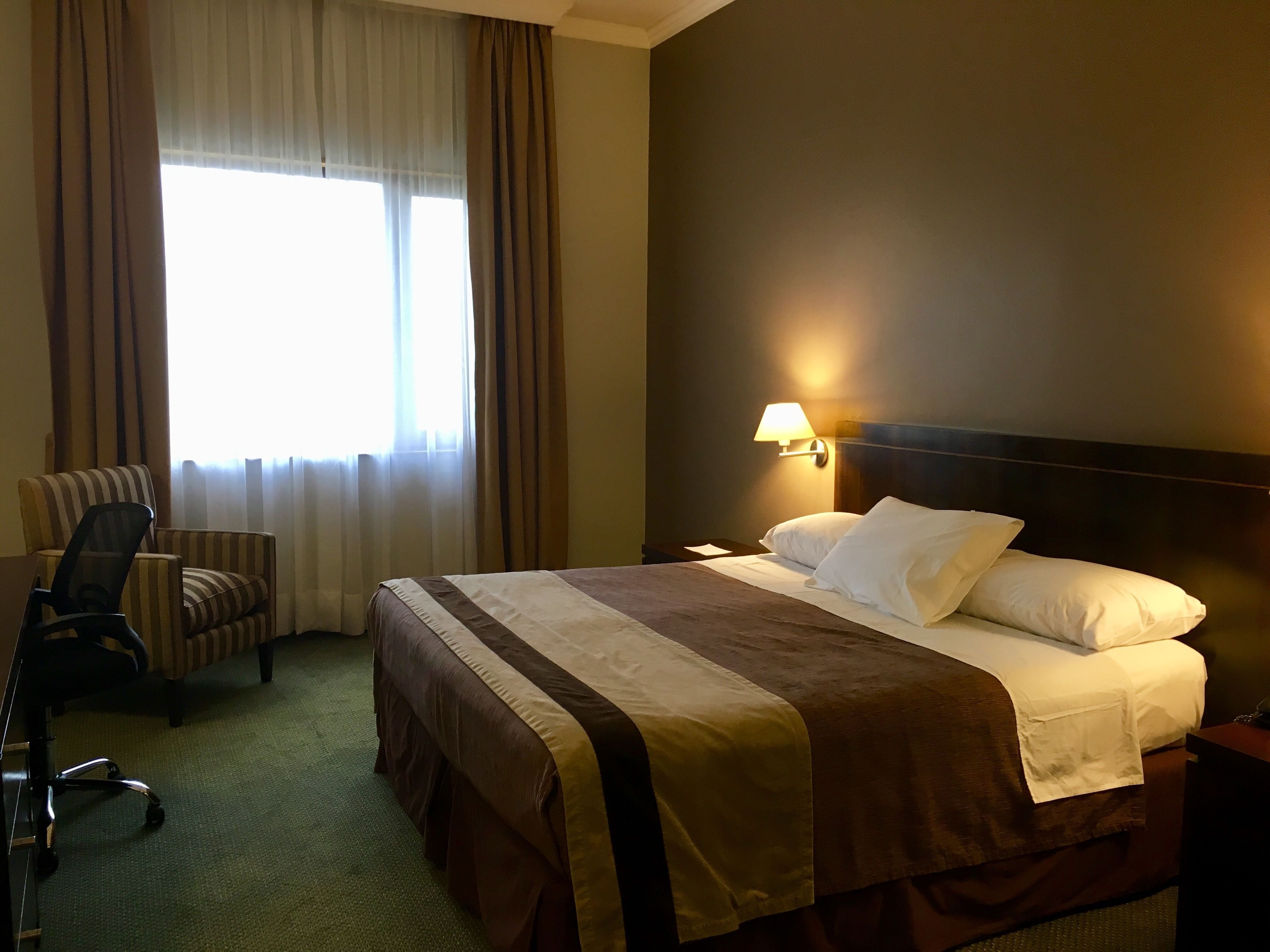 Ropa de cama de alta calidad y minibar 