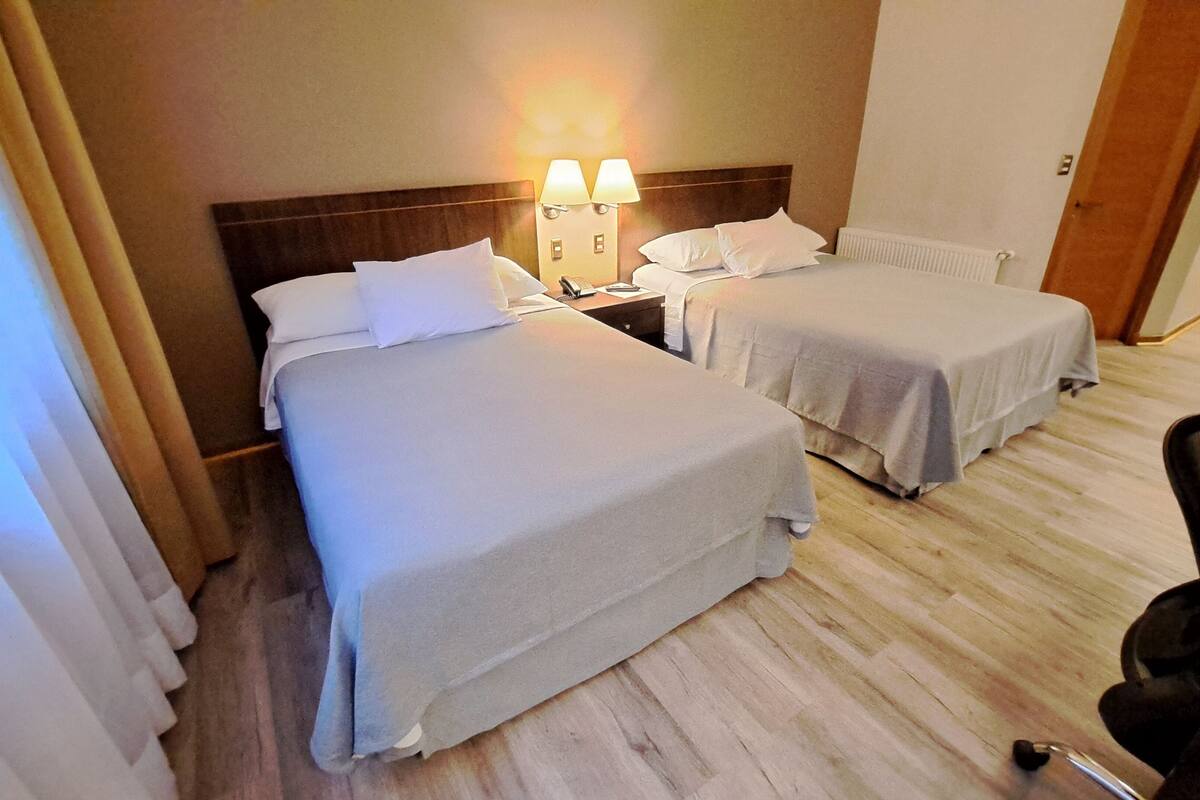 standard room | 1 bedroom, premium bedding, minibar, in-room safe