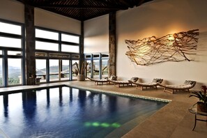 Espace de soins pour les couples, sauna, bain à remous, soins corporels