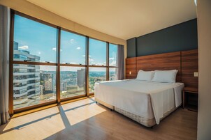 Superior Room | Minibar, in-room safe, desk, blackout drapes