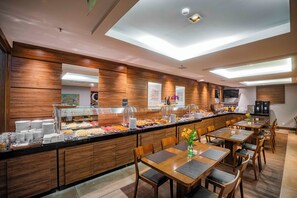 Free daily continental breakfast  - Laghetto Bento (Bento Gonçalves)