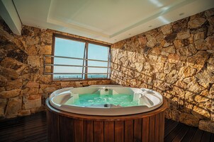 Indoor spa tub