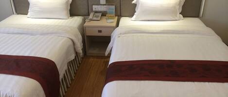 Escritorio y internet por cable gratis