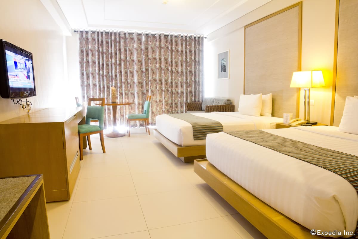 Executive Deluxe Room | In-room safe, free WiFi, bed sheets