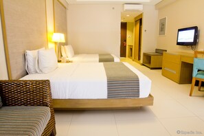 Executive Deluxe Room | In-room safe, free WiFi, bed sheets