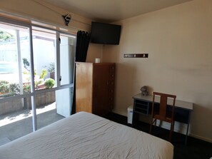 Chambre quadruple | Ameublement unique, accĂšs au Wi-Fi (inclus), literie fournie