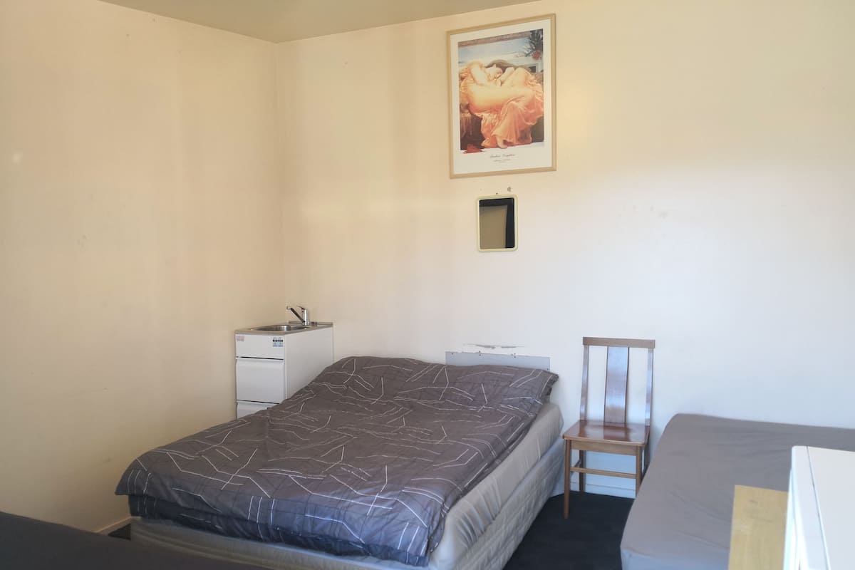Quad Room (Double + 2 Singles) | WiFi (free), individually furnished, bed sheets