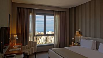 1 kamar tidur, seprai premium, selimut bulu angsa, dan brankas