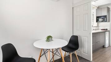 Studio, Hot Tub | In-room dining