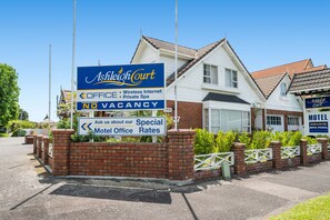 Front of property - Ashleigh Court Motel (Rotorua)