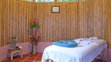 Trattamenti per il corpo, aromaterapia, massaggi con le pietre calde