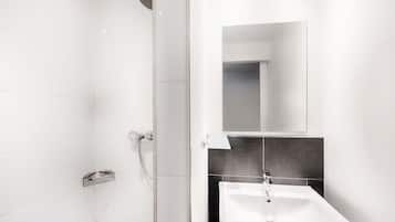 Dusche, Regendusche, Haartrockner, Handtücher
