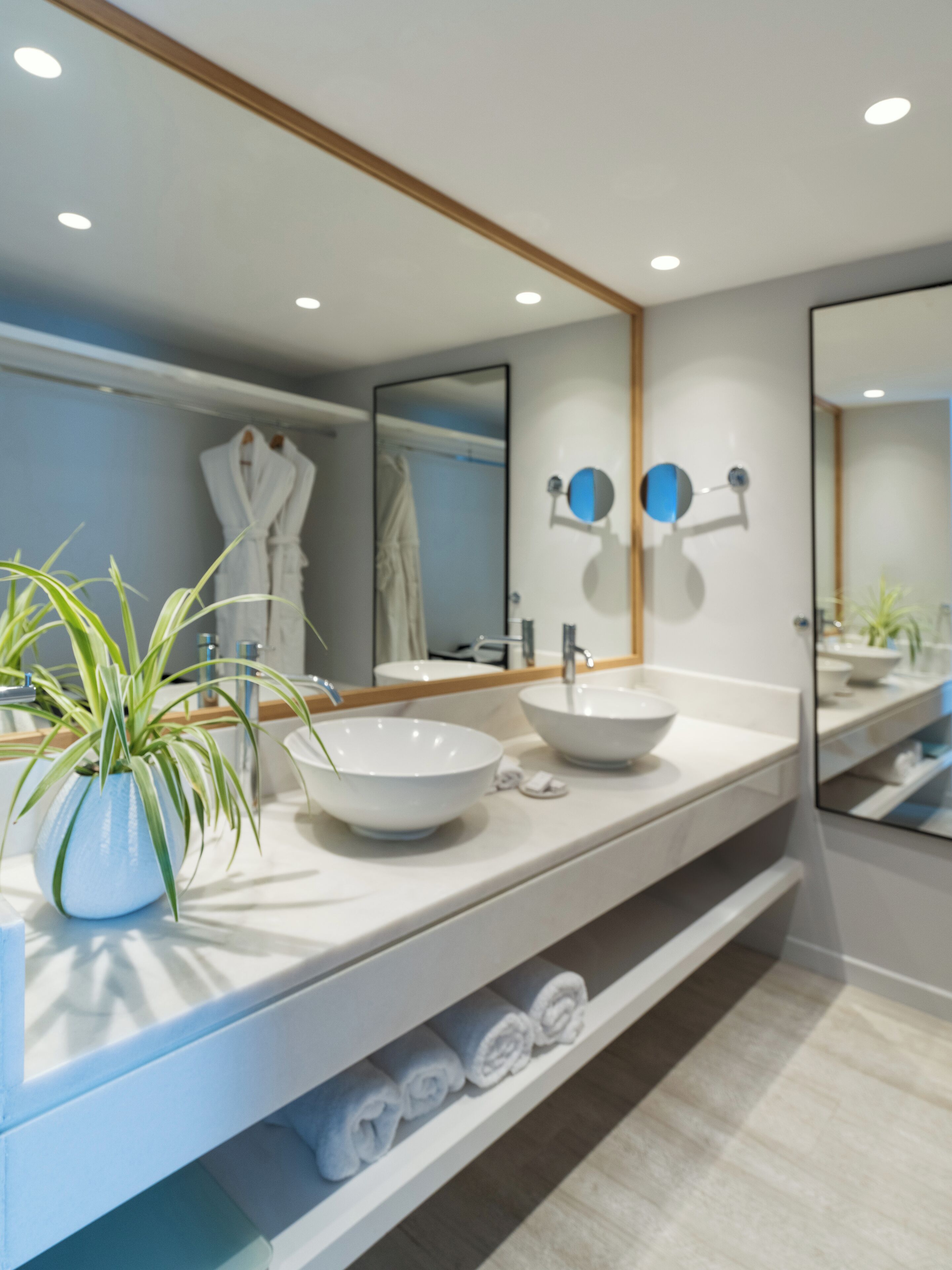 ivory suite | bathroom | free toiletries, hair dryer, bathrobes, slippers