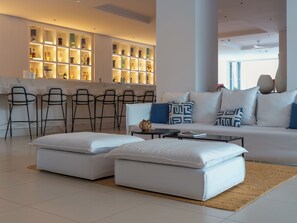 Cocktail bar