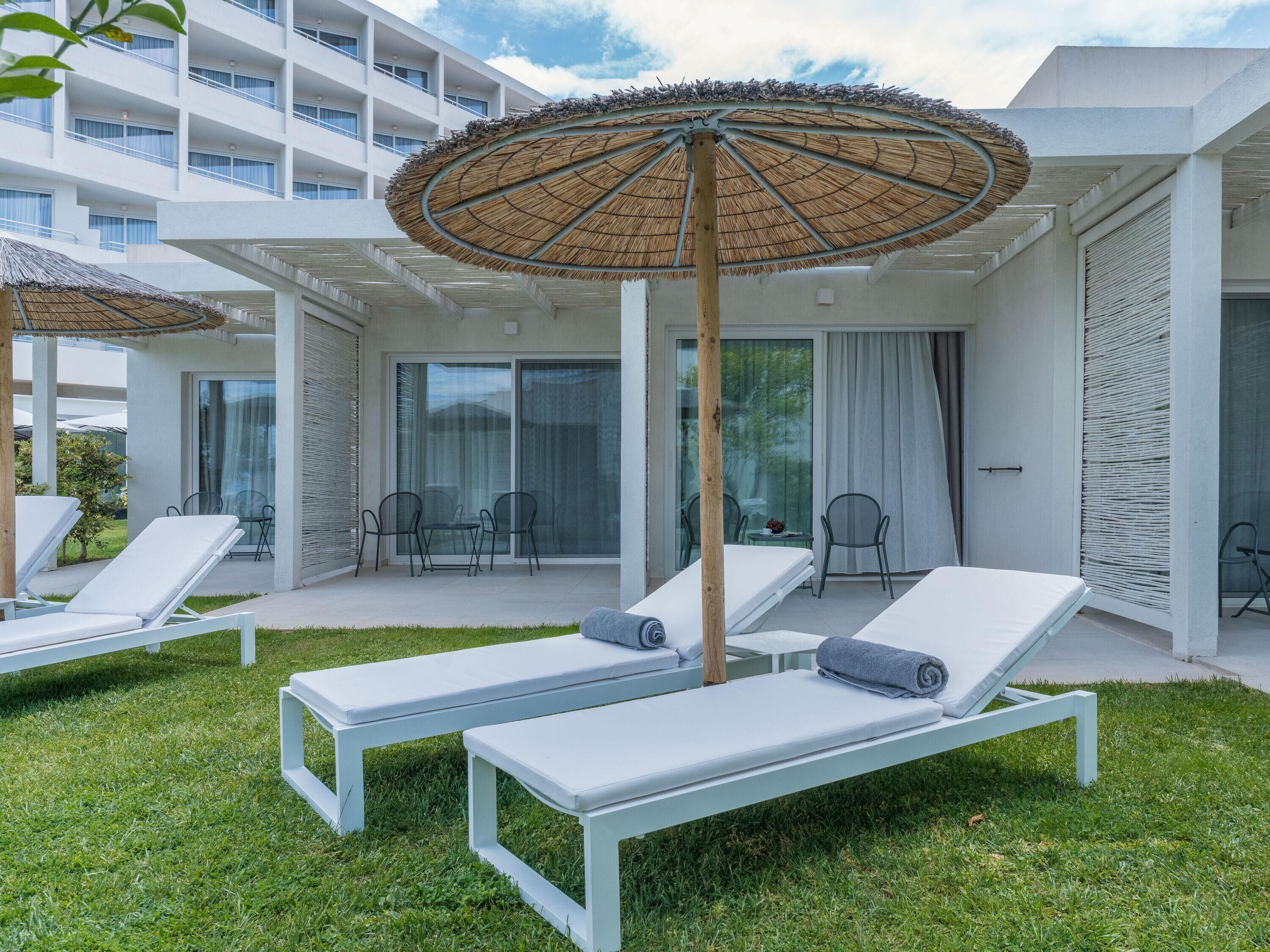 Cabana Side Pool View