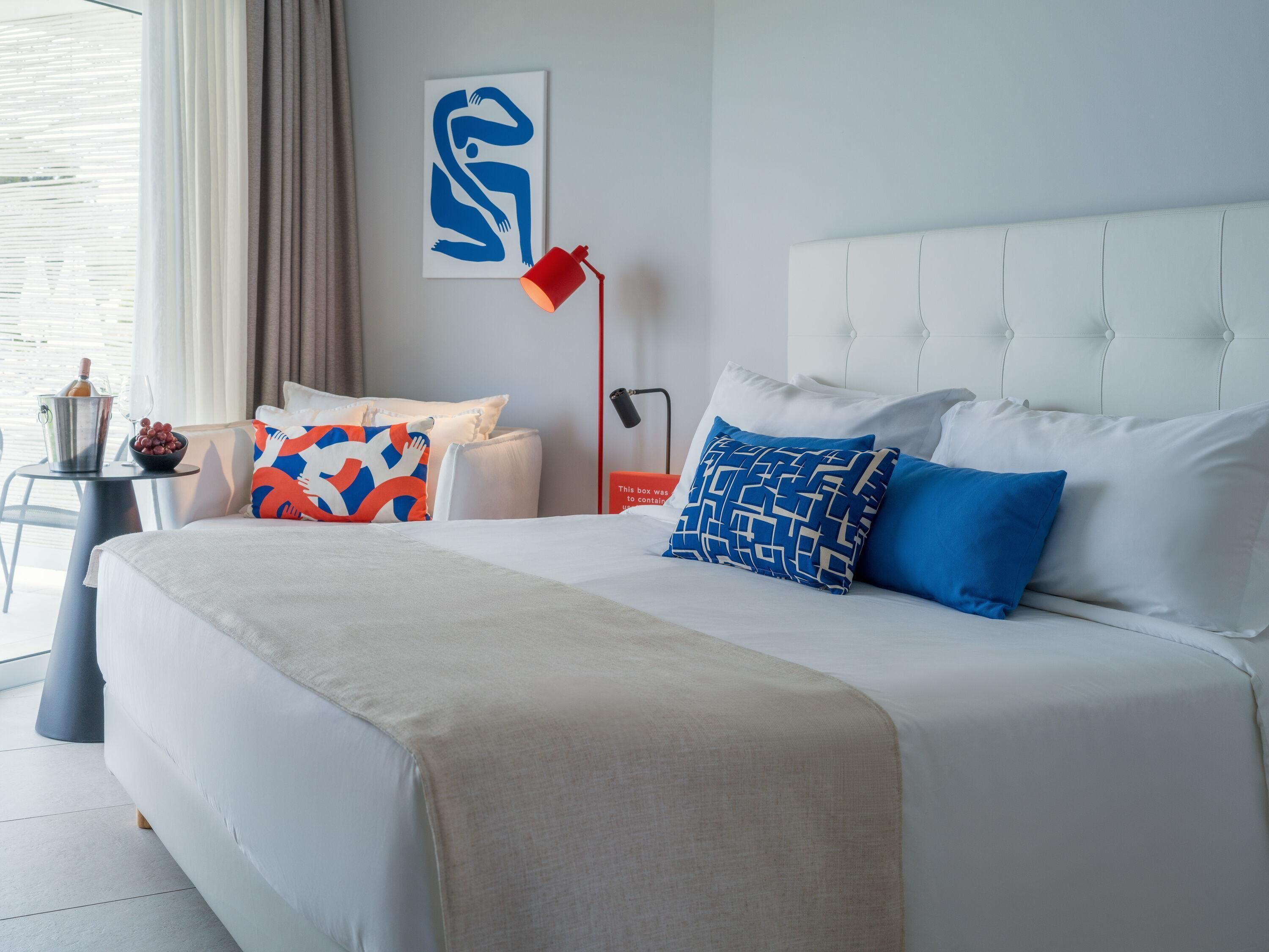 Cabana Side Pool View | Allergitestet sengetøy, minibar, safe på rommet og individuelt dekorert