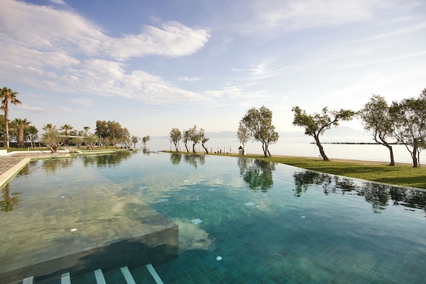 Indoor pool, 4 outdoor pools, pool umbrellas, sun loungers